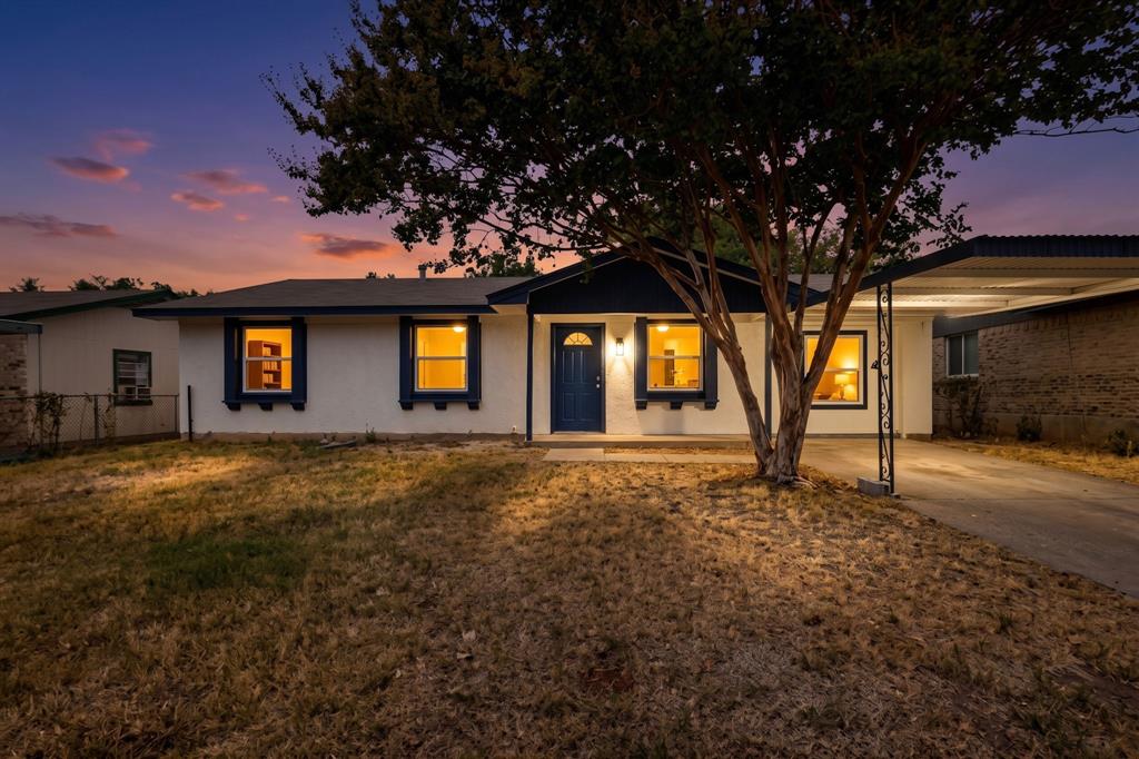 661 Edgeglen Dr, Dallas, TX 75217