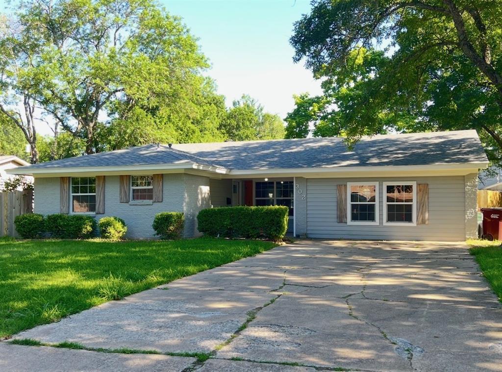 302 Glen Oaks Rd, Bonham, TX 75418