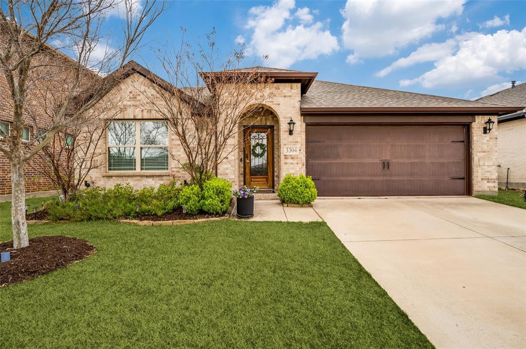 3304 Adobe Vis, Aubrey, TX 76227