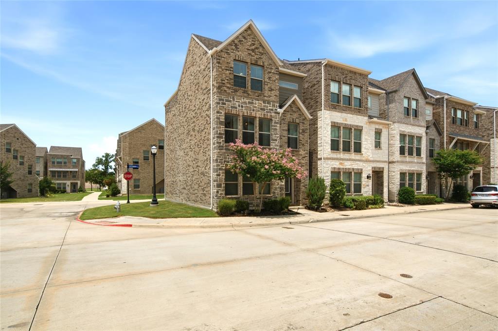 138 Peach Orchard Ln, Euless, TX 76040