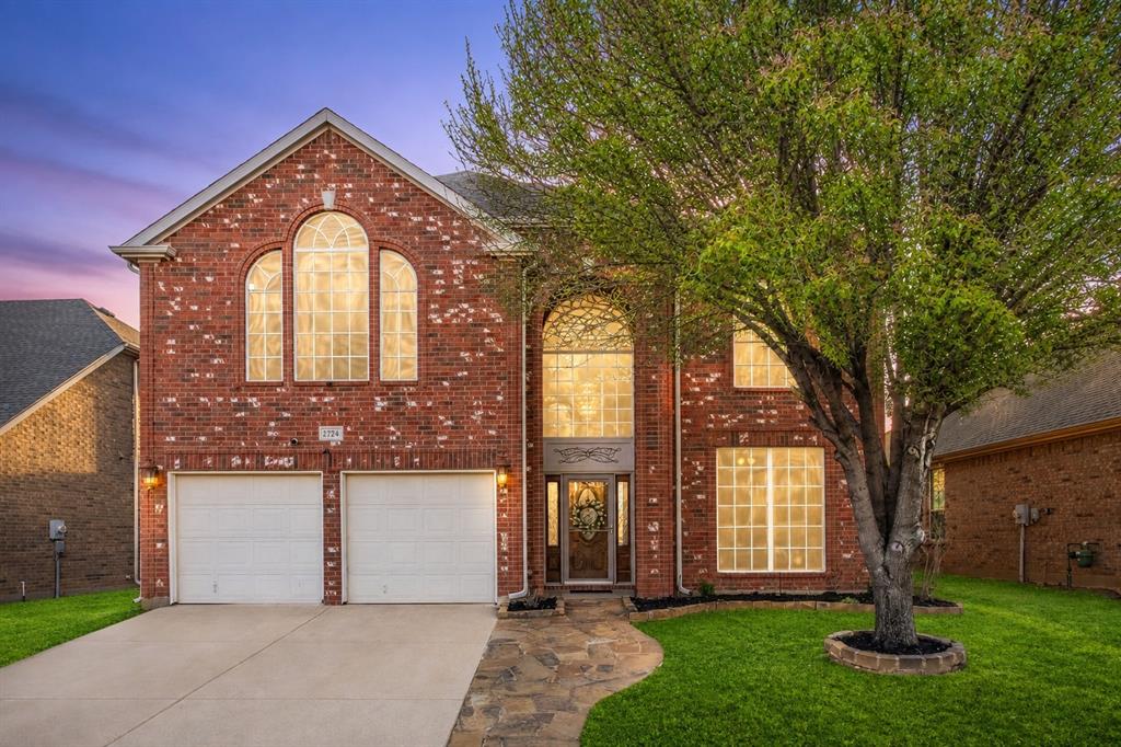 2724 Maple Creek Dr, Fort Worth, TX 76177