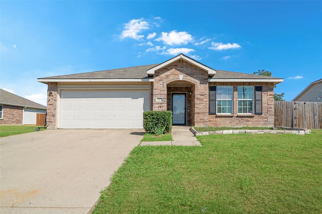 2901 Saddle Dr, Denton, TX 76210
