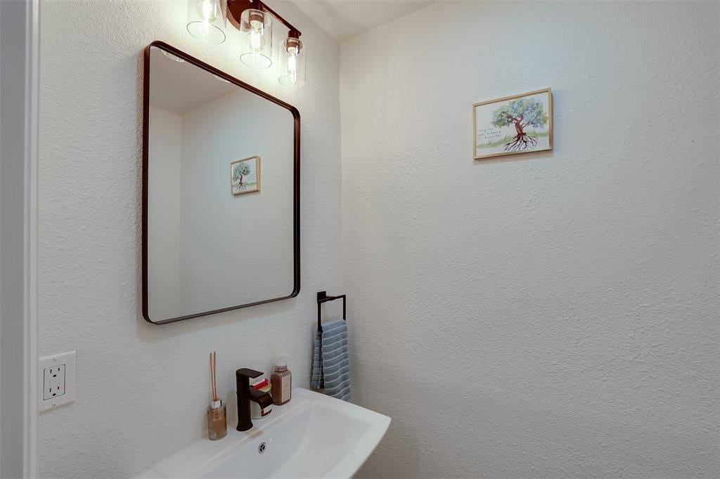 3631 Coral Gables Dr, Dallas, TX 75229 photo