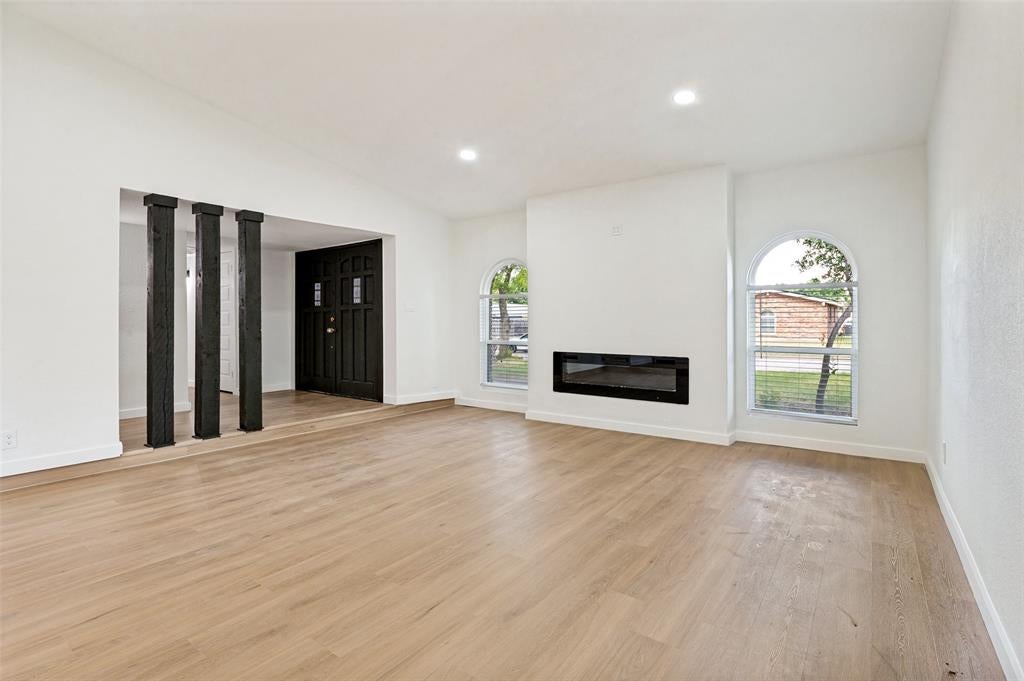 4618 Goodnight Trl, Grand Prairie, TX 75052 photo