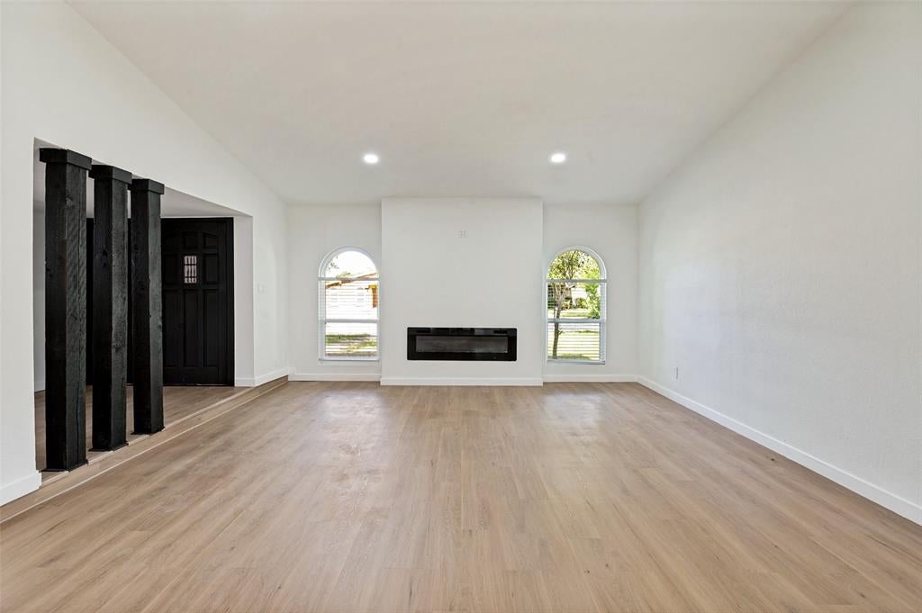 4618 Goodnight Trl, Grand Prairie, TX 75052 photo