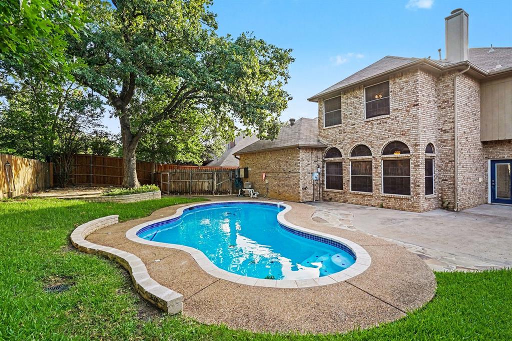 8017 Arlie Ln, North Richland Hills, TX 76182