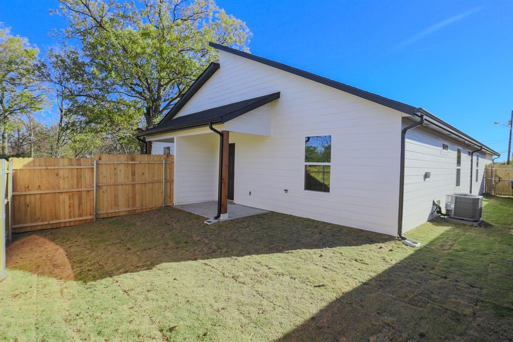 1918 Church St, Greenville, TX 75401 photo