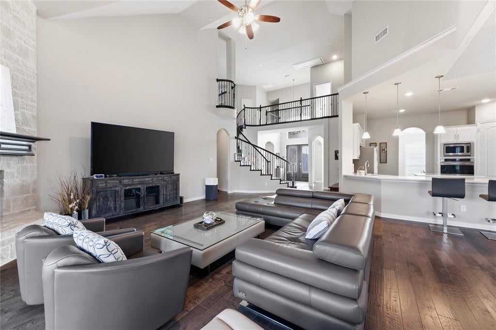 7705 Falcon Ridge Rd, Denton, TX 76208 photo