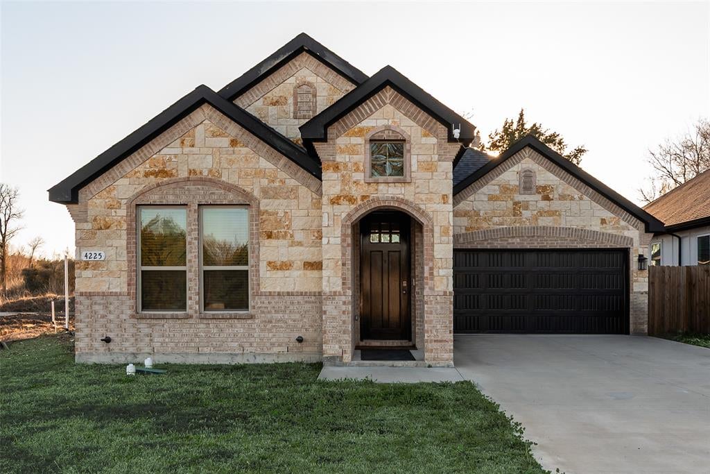 4225 Elkins Ave, Lancaster, TX 75134