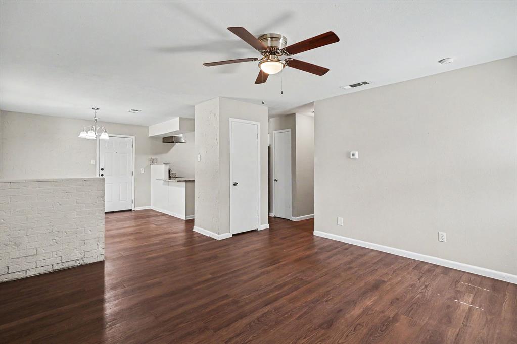 809 E Bovell St, Crowley, TX 76036 photo