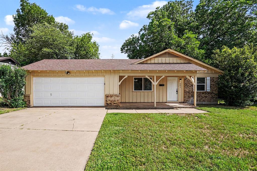 809 Bovell St, Crowley, TX 76036