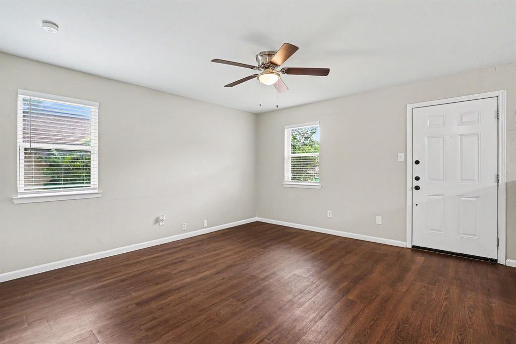 809 E Bovell St, Crowley, TX 76036 photo