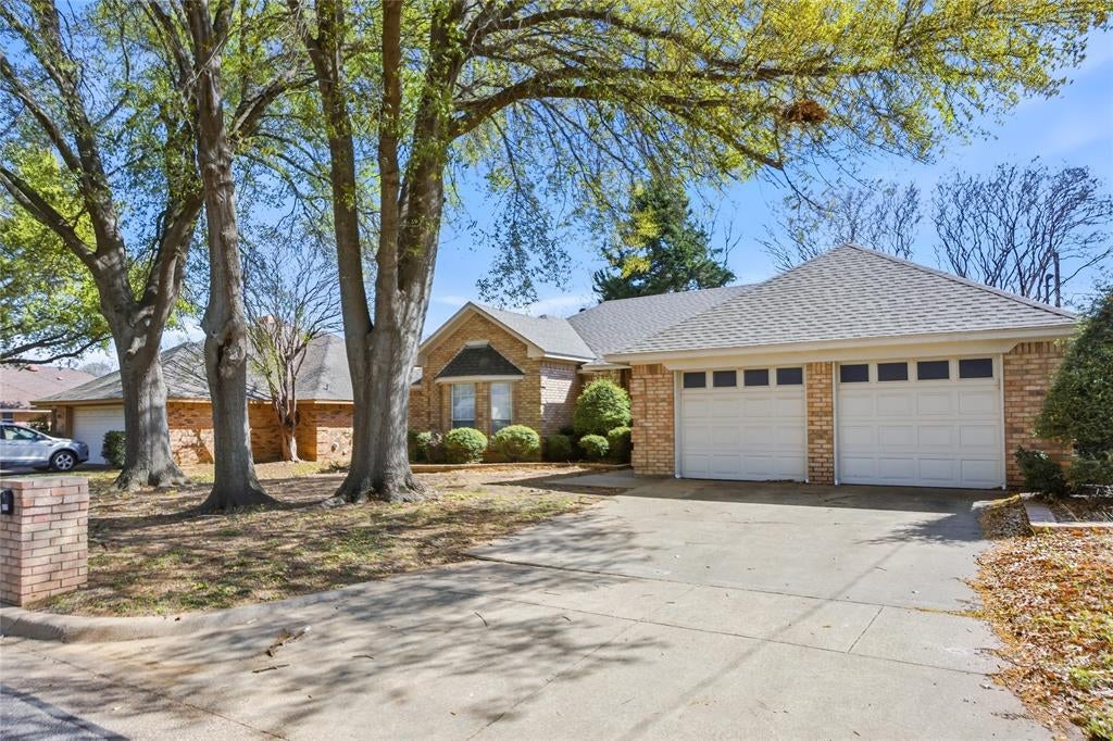 6009 Kenilworth Dr, Arlington, TX 76001 photo