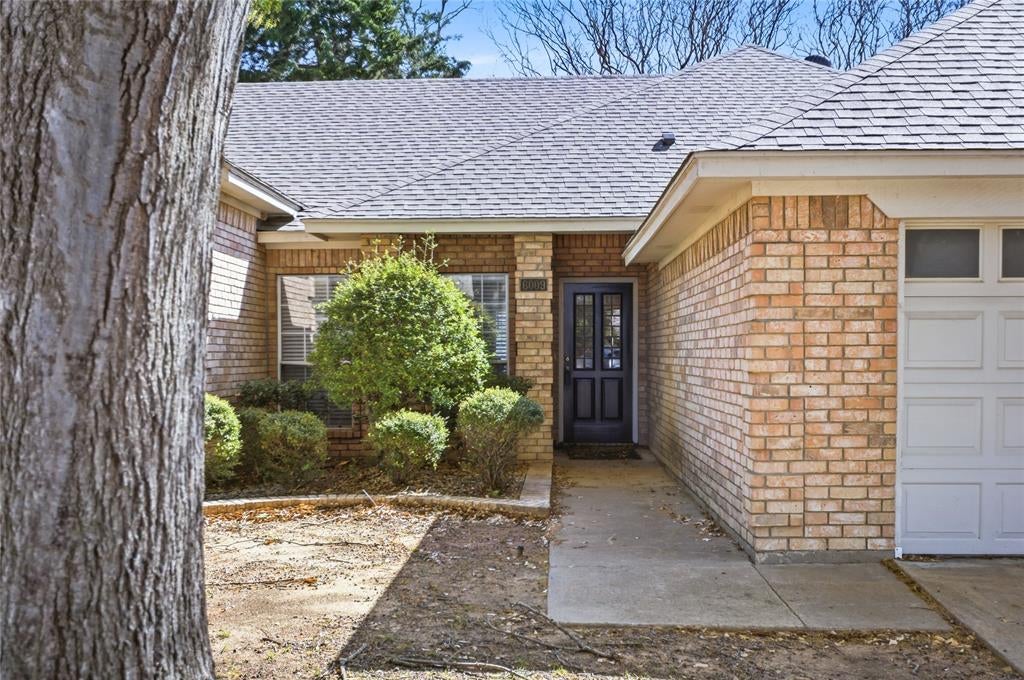 6009 Kenilworth Dr, Arlington, TX 76001 photo