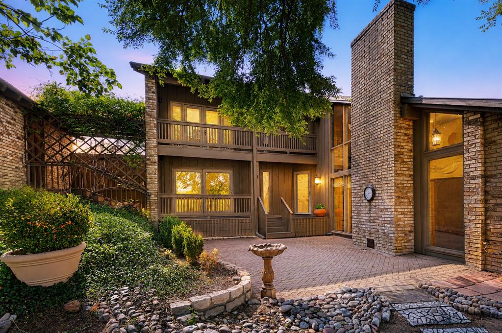 103 Northgate Dr, Irving, TX 75062