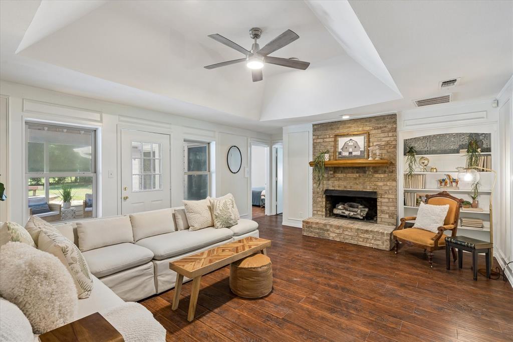 524 Oakridge Trl, Copper Canyon, TX 75077 photo