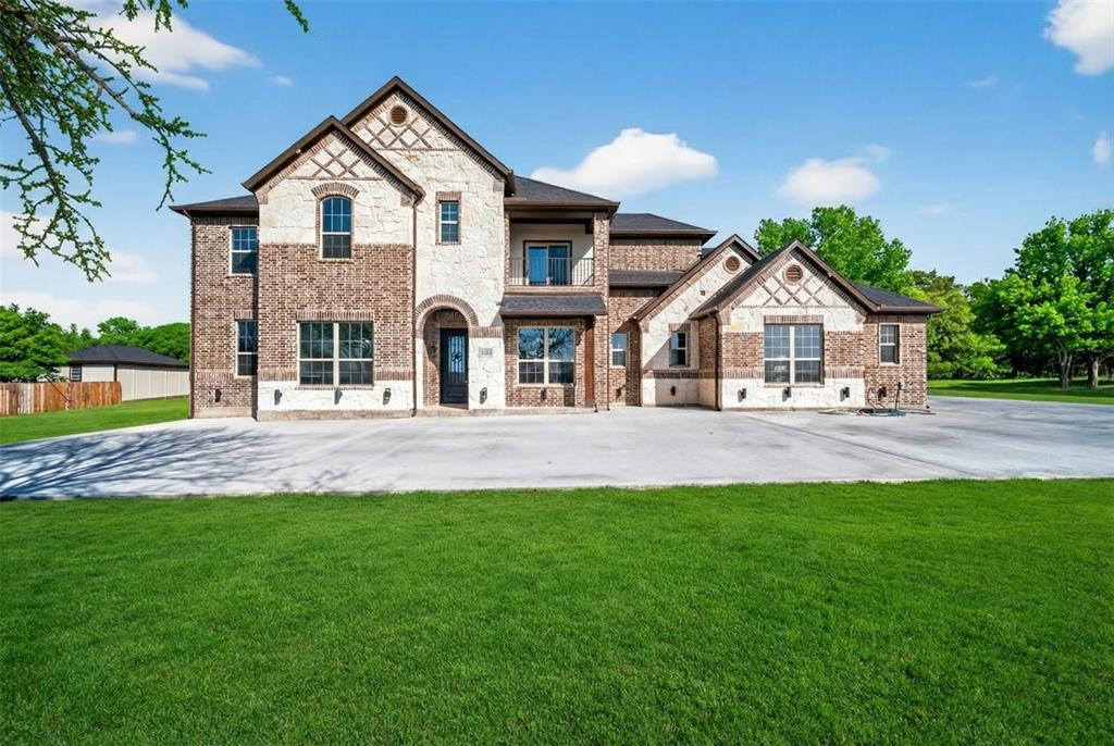 1530 Houston School Rd, Lancaster, TX 75146