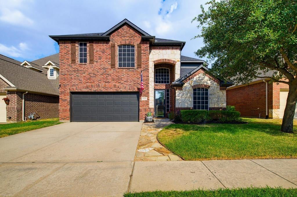 1906 Fountain Wood Dr, Euless, TX 76039 photo