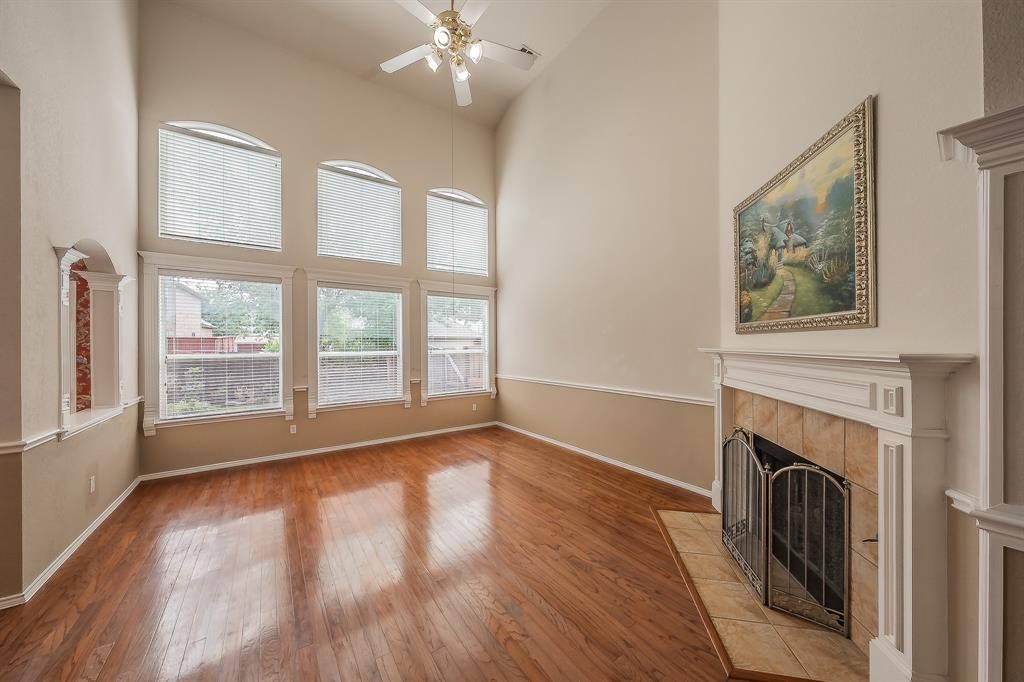 5549 Mountain Valley Dr, The Colony, TX 75056 photo