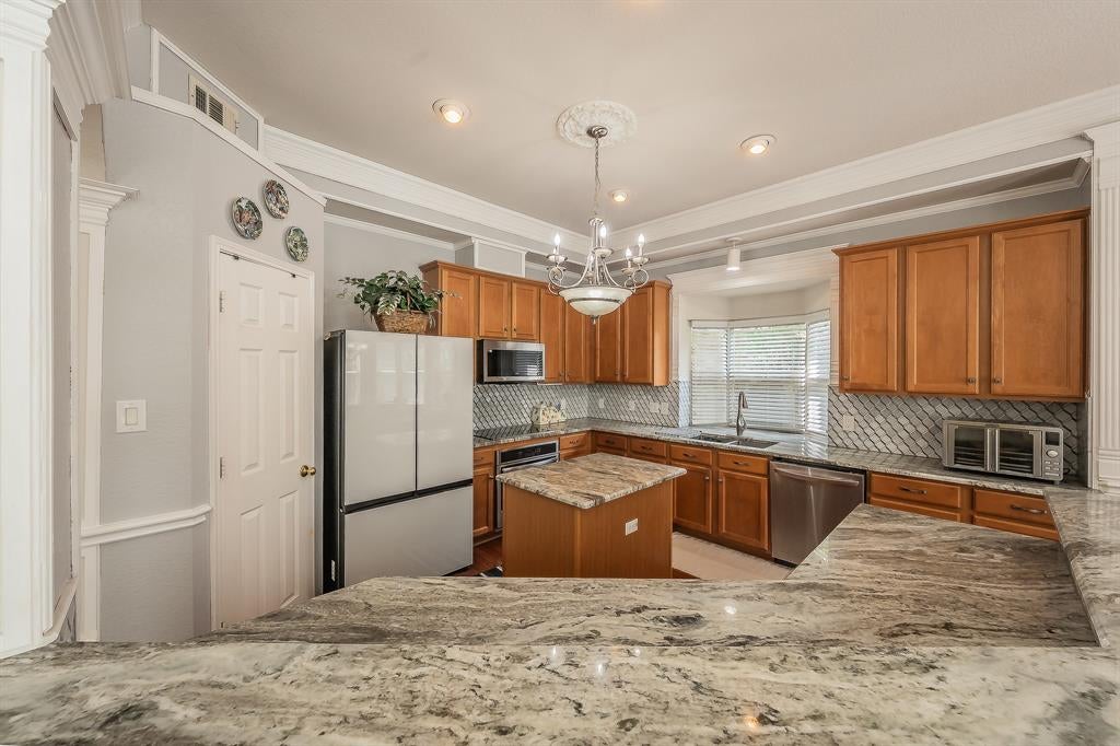 5549 Mountain Valley Dr, The Colony, TX 75056 photo