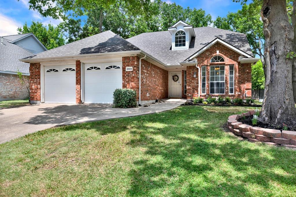 3909 Bermuda Dr, Rowlett, TX 75088
