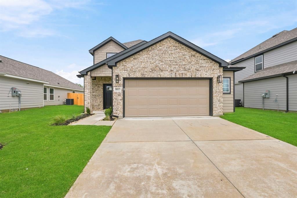 8013 Charlestown Ln, Everman, TX 76140