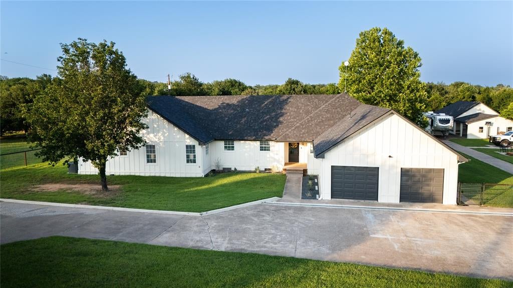 1324 Tidwell Rd, Weatherford, TX 76087