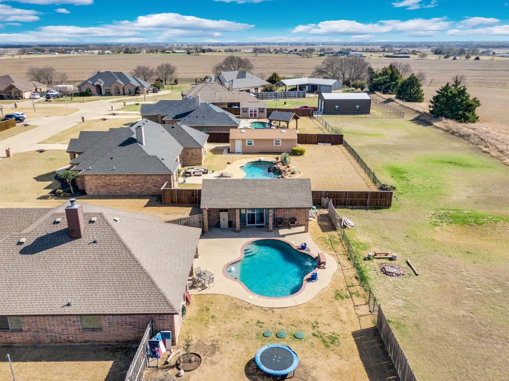 160 Berkshire Ln, Waxahachie, TX 75165 photo