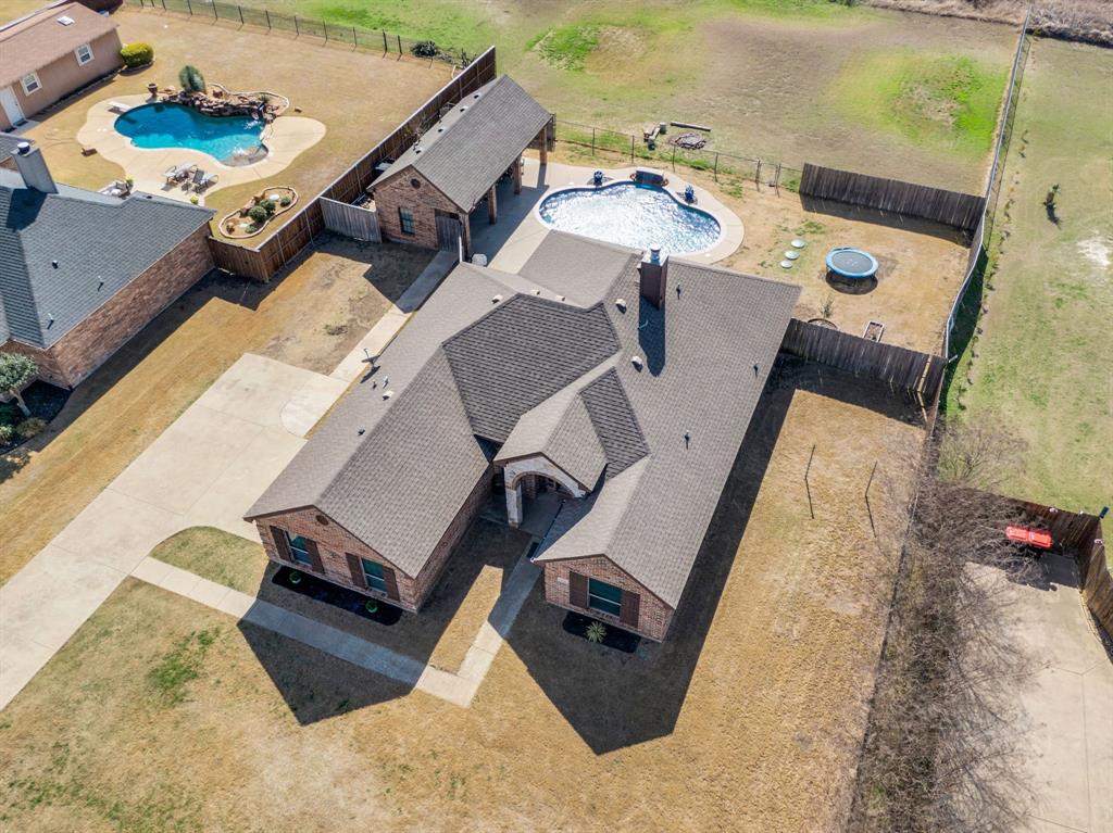 160 Berkshire Ln, Waxahachie, TX 75165 photo