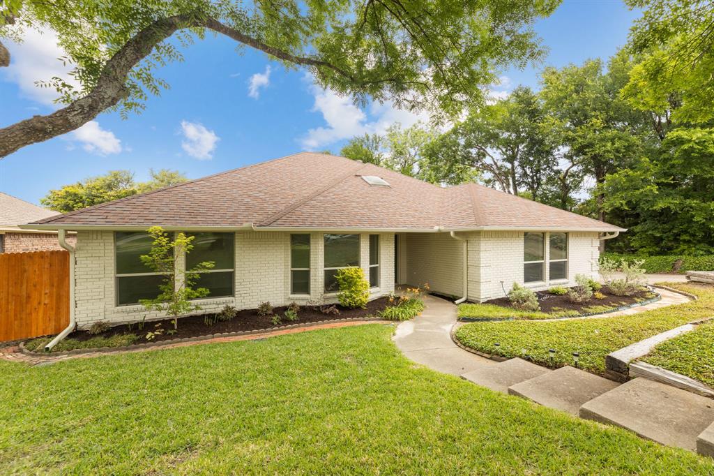 10112 Wandering Way St, Benbrook, TX 76126 photo