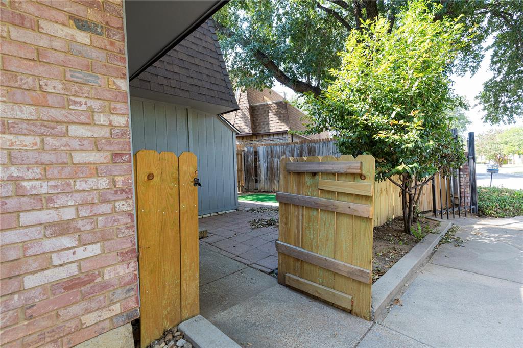 2149 Fleur De Lis Ct, Arlington, TX 76012 photo