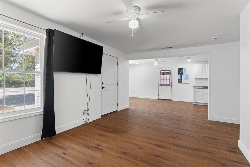 2803 Dennis Cir, Seagoville, TX 75159 photo