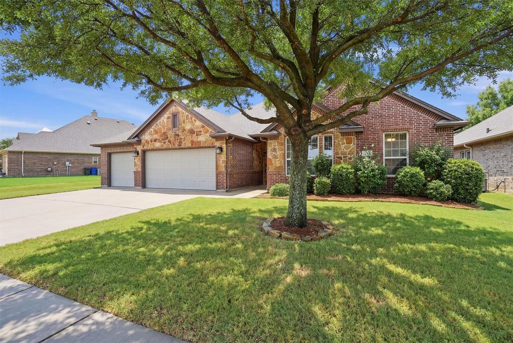305 Delaware St, Burleson, TX 76028 photo