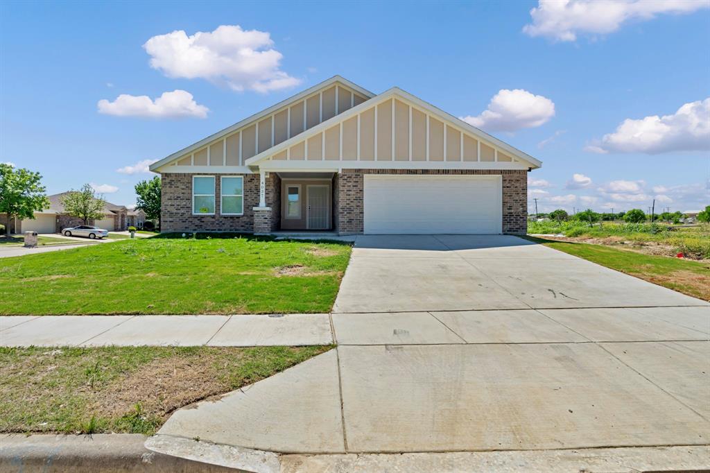 4037 Bonita Spring Dr, Fort Worth, TX 76123
