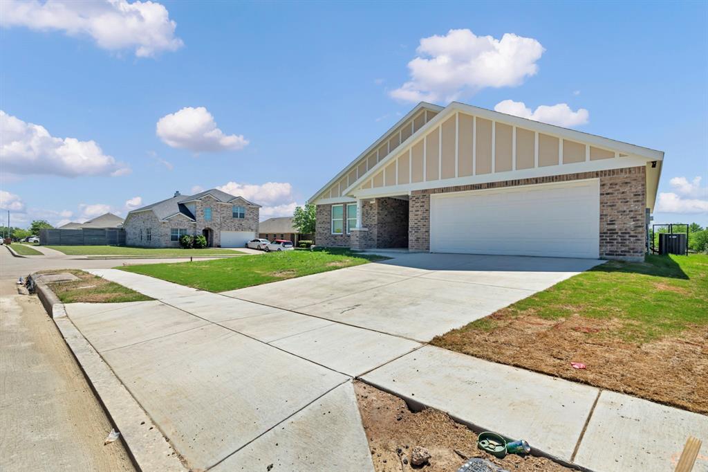 4037 Bonita Spring Dr, Fort Worth, TX 76123 photo