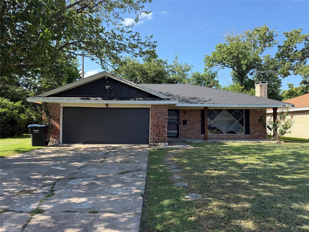 2406 Broadview St, Greenville, TX 75402