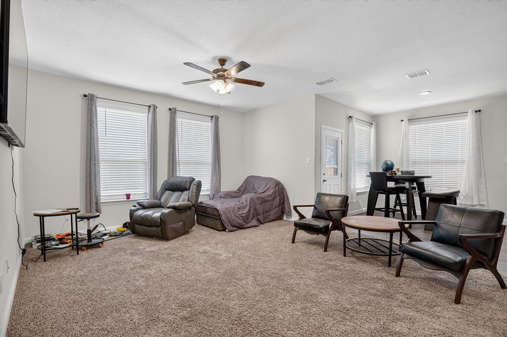 1104 Larkspur Ln, Cleburne, TX 76033 photo