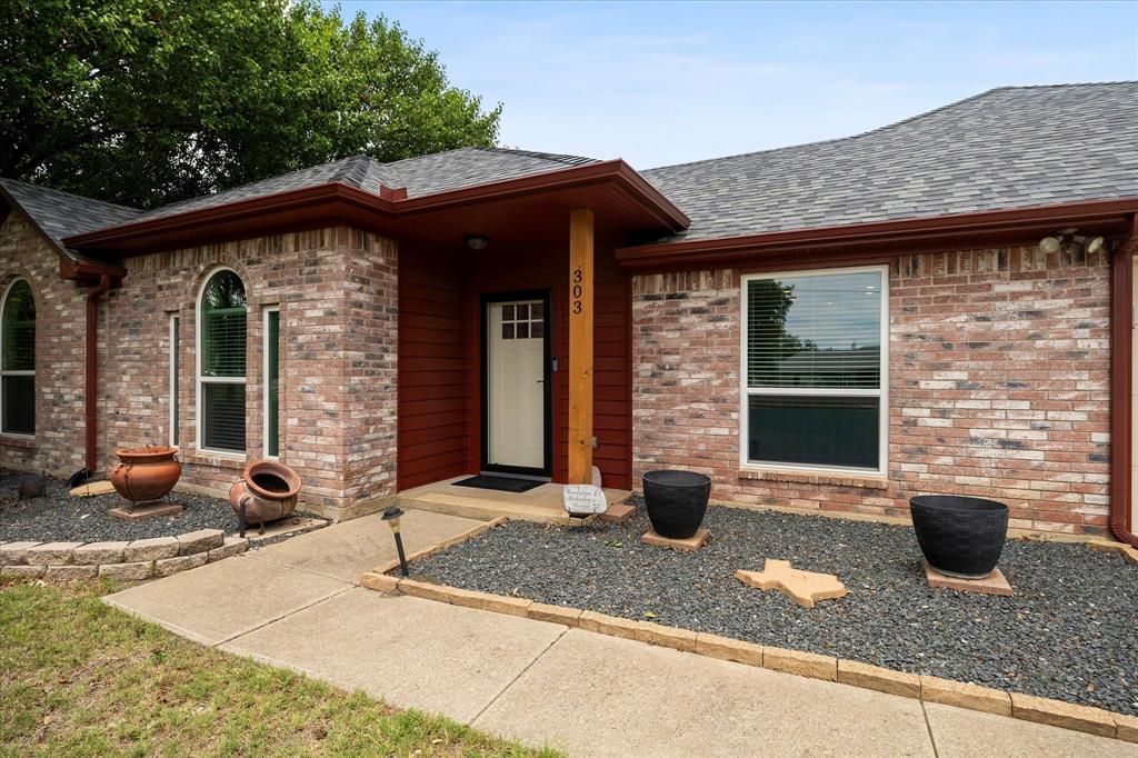 303 Anita Ln, Waxahachie, TX 75165 photo