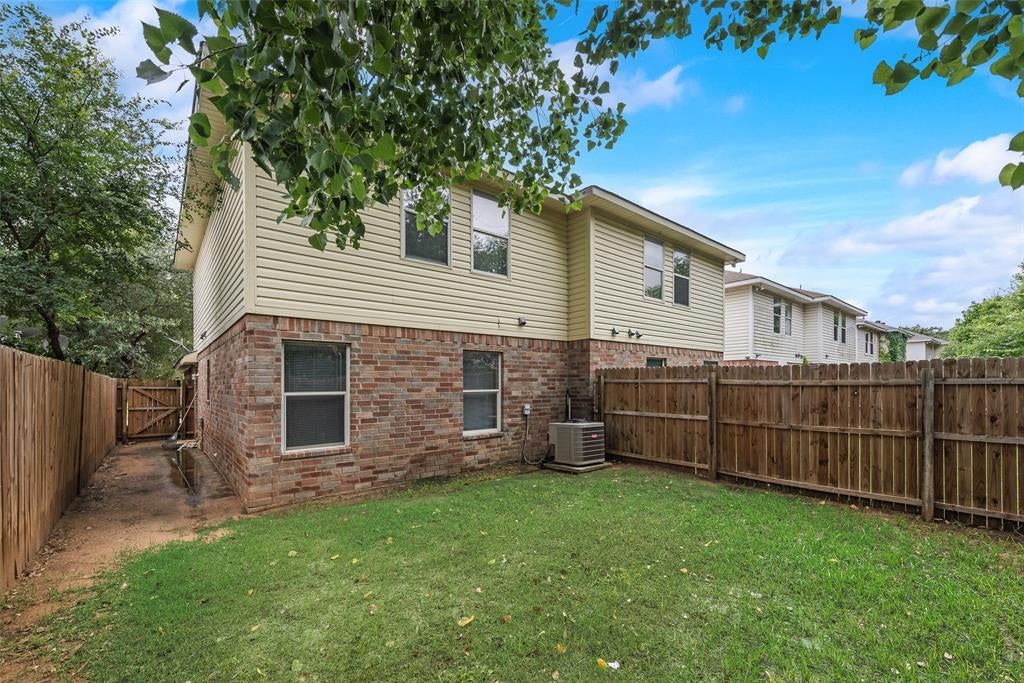 1233 AND 1237 Village Garden Dr, Azle, TX 76020