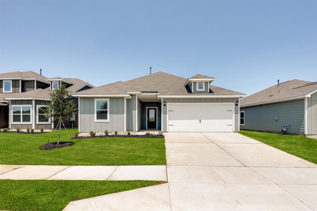 9629 Logan Square Dr, Fort Worth, TX 76140