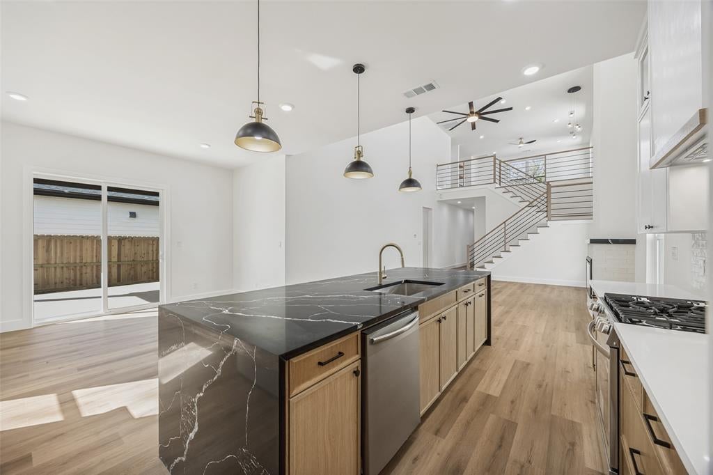 3910 Harlingen, Dallas, TX 75212 photo