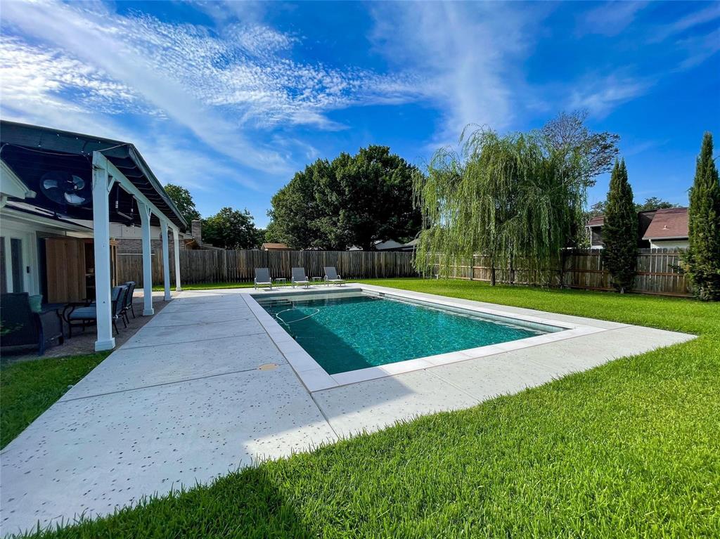 112 Overcrest Dr, Benbrook, TX 76126 photo