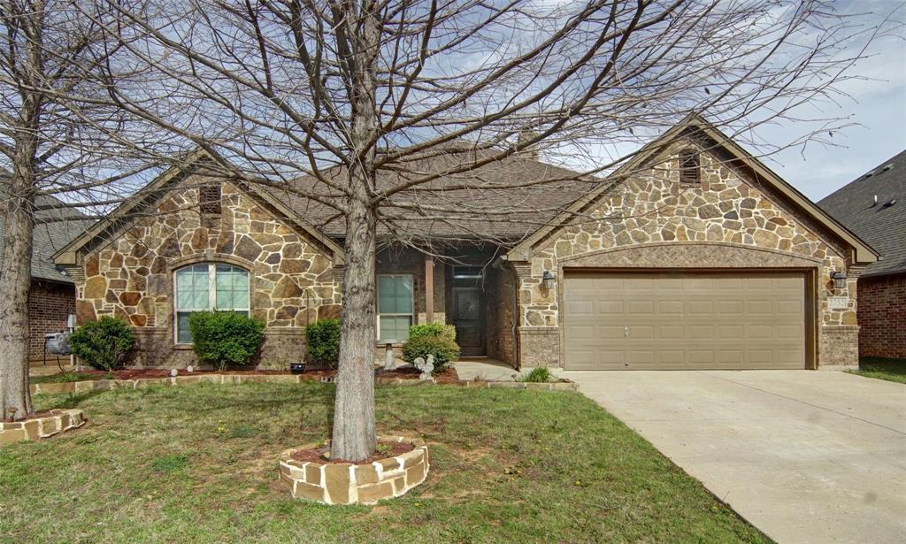 2752 Elmwood Dr, Burleson, TX 76028