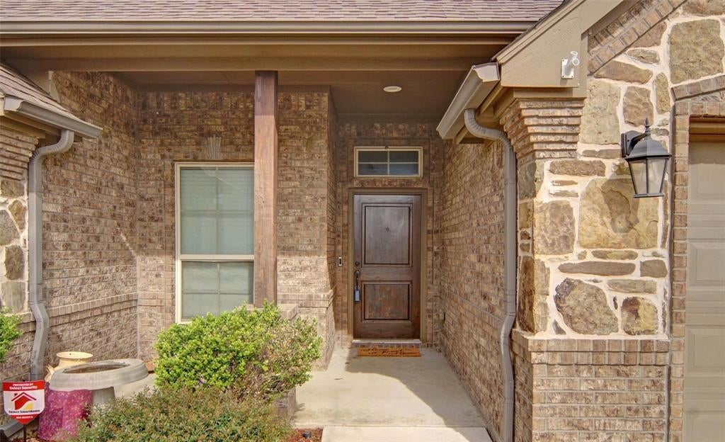 2752 Elmwood Dr, Burleson, TX 76028 photo