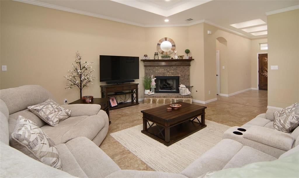 2752 Elmwood Dr, Burleson, TX 76028 photo