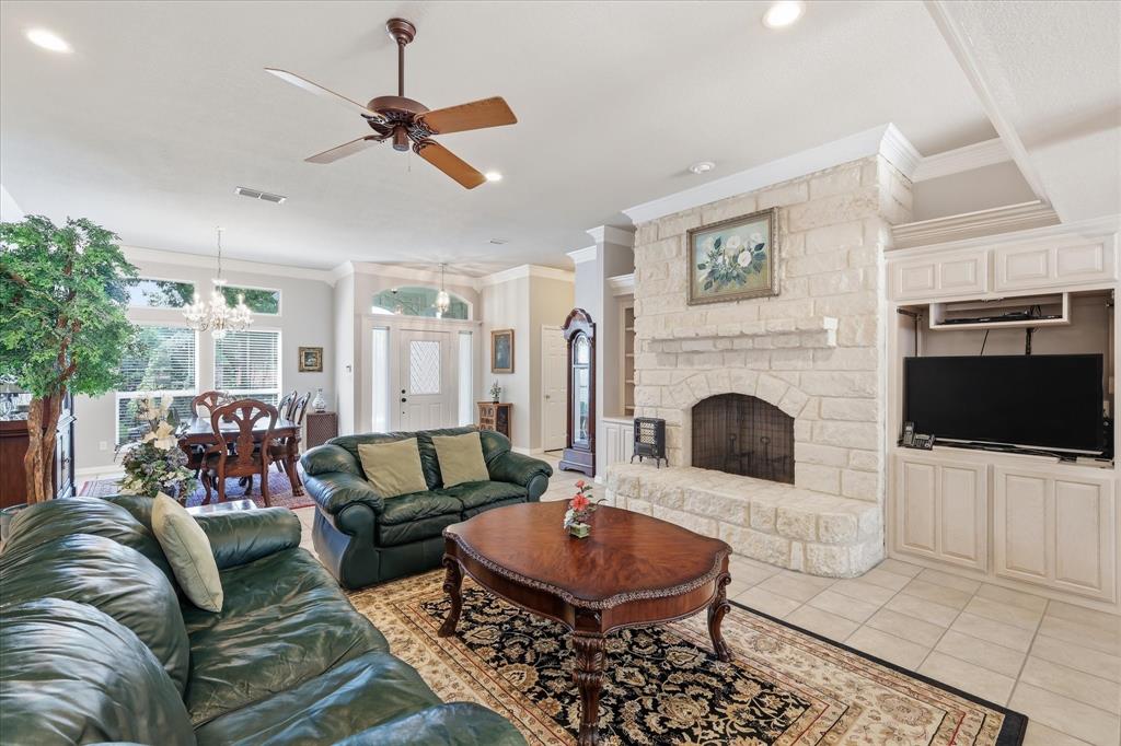 144 Saddle Brook Dr, Hudson Oaks, TX 76087 photo