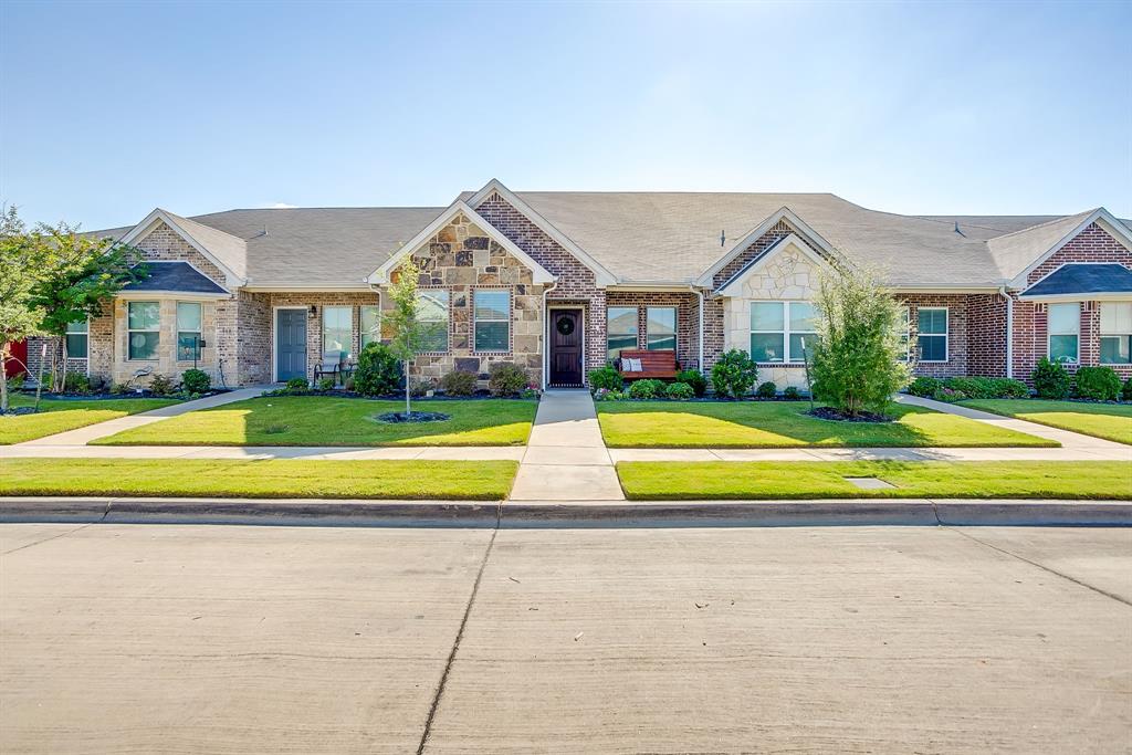 464 Pine St, Burleson, TX 76028