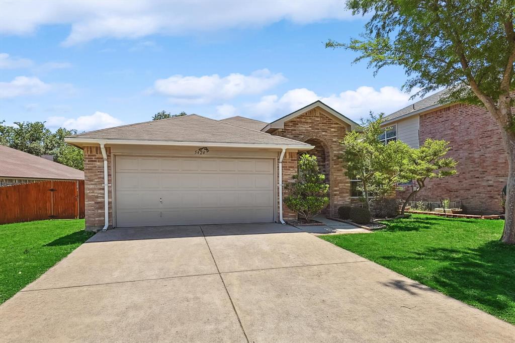 5424 Elk Ridge Dr, Watauga, TX 76137