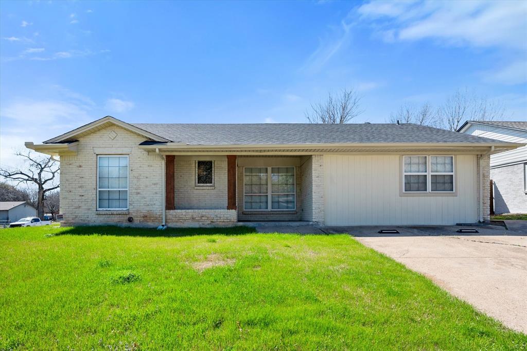 2316 Gilbert Cir, Arlington, TX 76010