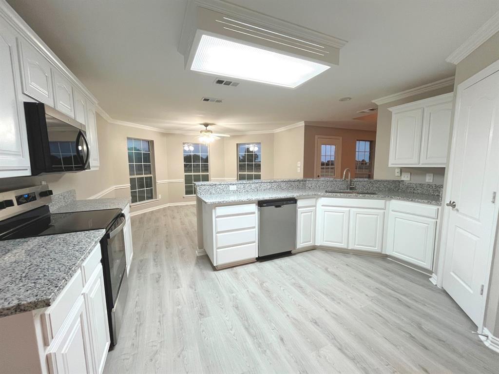 1085 E Alamosa Dr, Talty, TX 75160 photo